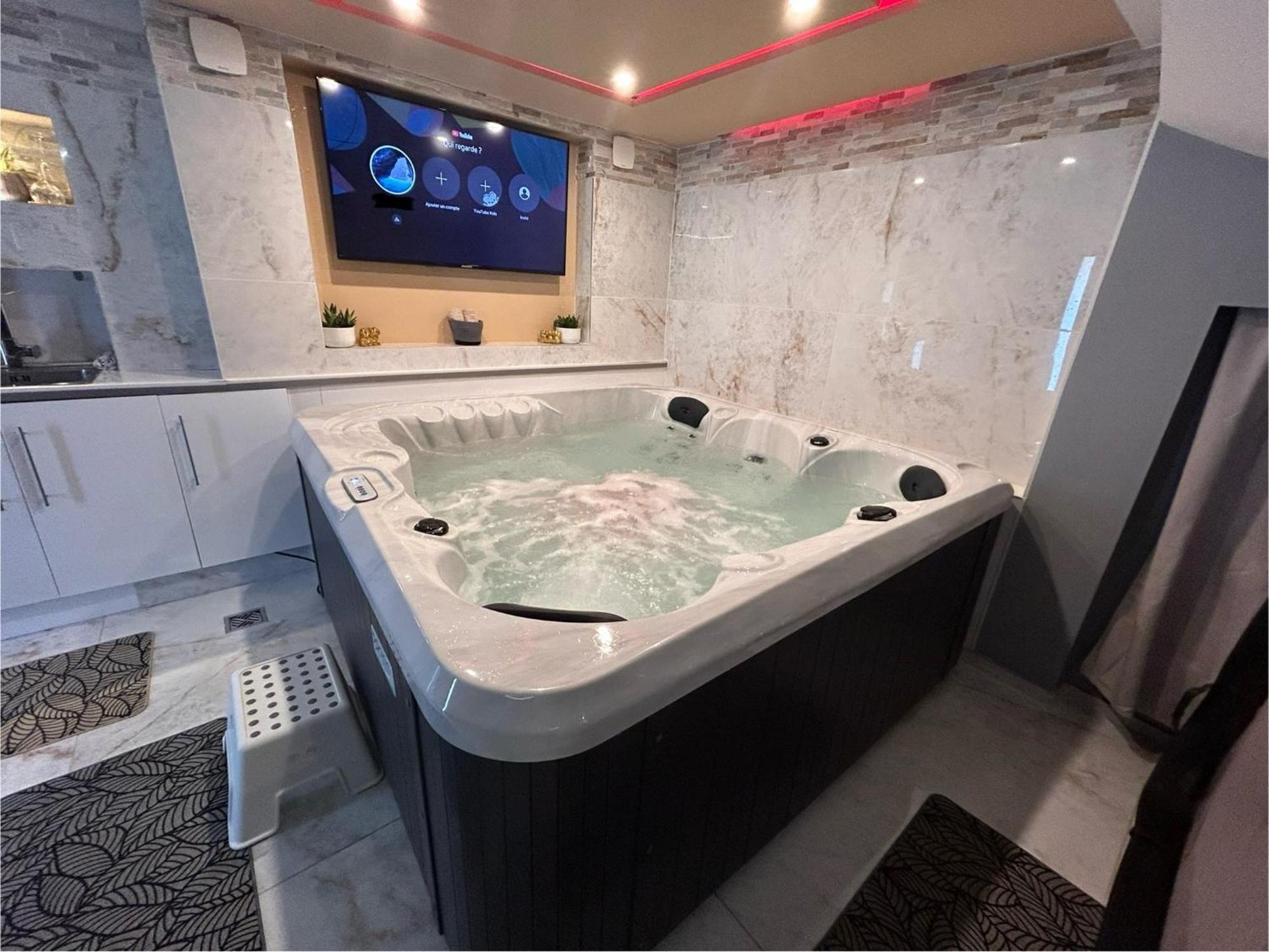 Spa Jacuzzi Moon White Vaudherland Exterior photo